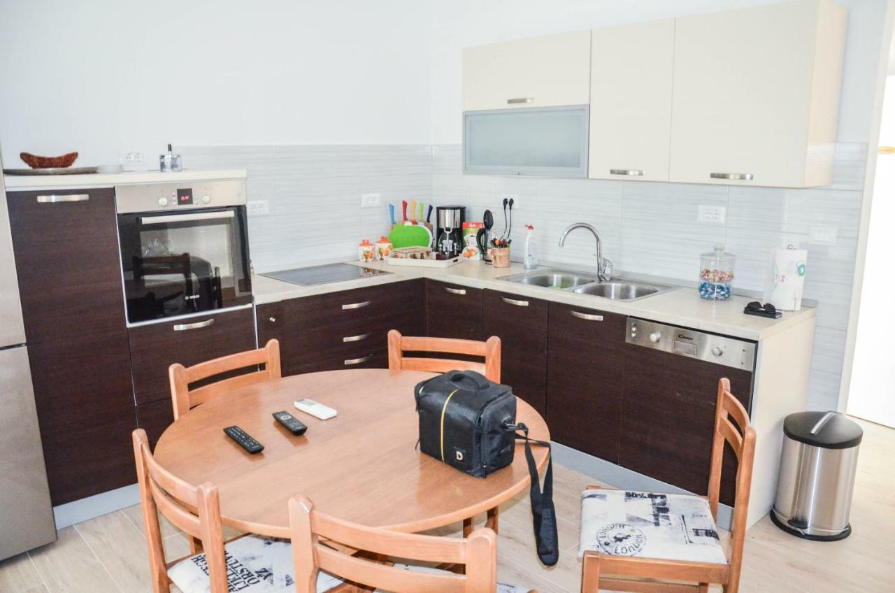 Apartments Andoria Трогір Екстер'єр фото