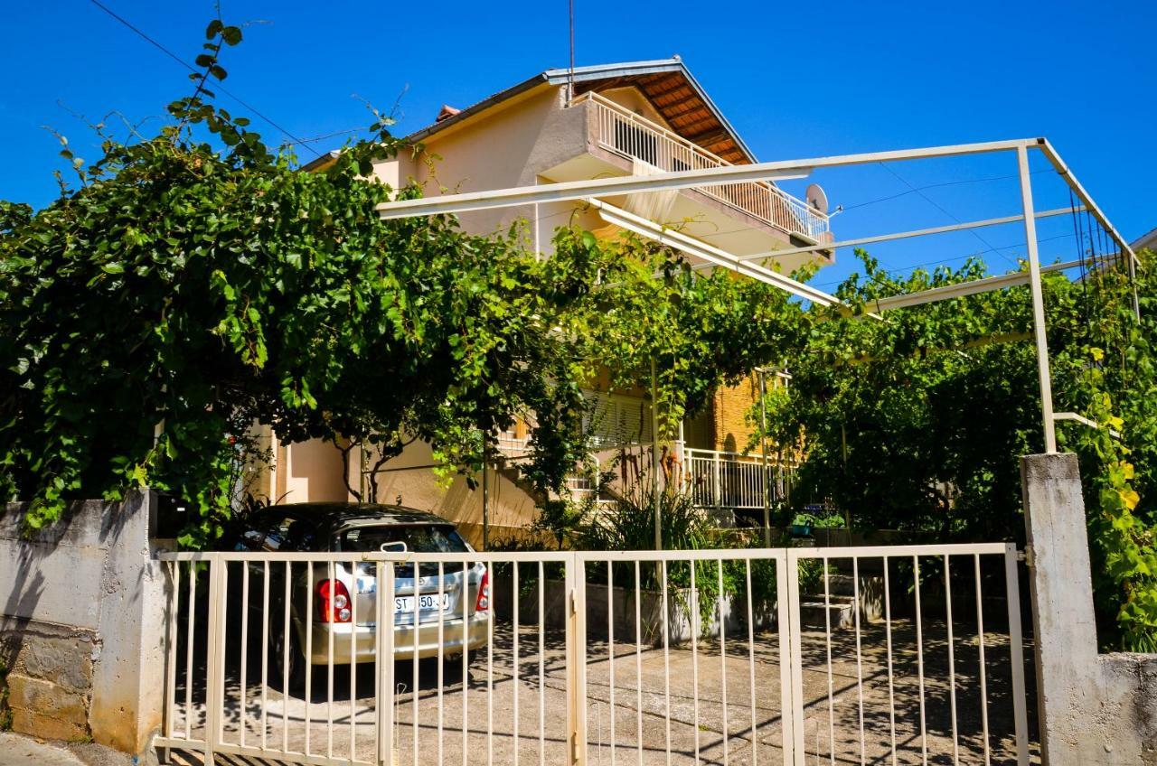 Apartments Andoria Трогір Екстер'єр фото